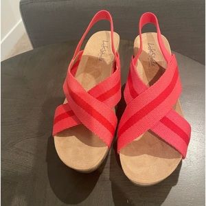 Life Stride sandals 7.5. Never worn